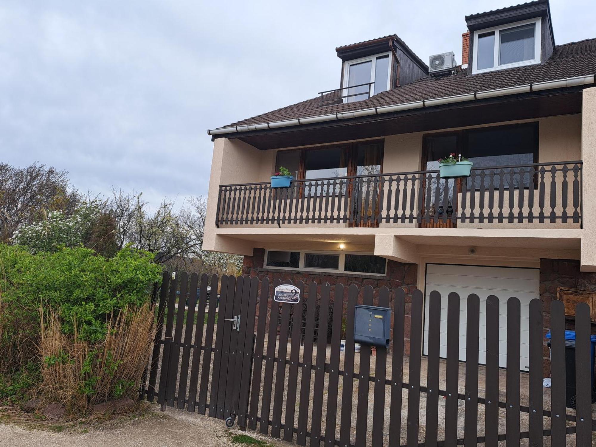 Balatonalmádi Malibu Apartment Balaton North מראה חיצוני תמונה